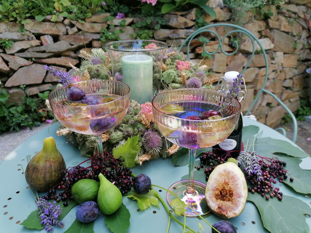 Fruchtige Bowle für Gartenparty | Blog Gartenparty von Patrizia Haslinger | Die Herzensgärtnerin | Deko Ideen für Gartenparty | The Heartgardener